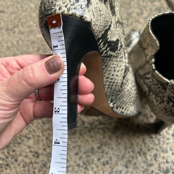 Boss Babe, FRANCO SARTO, snake heeled booties!! - Picture 10 of 12